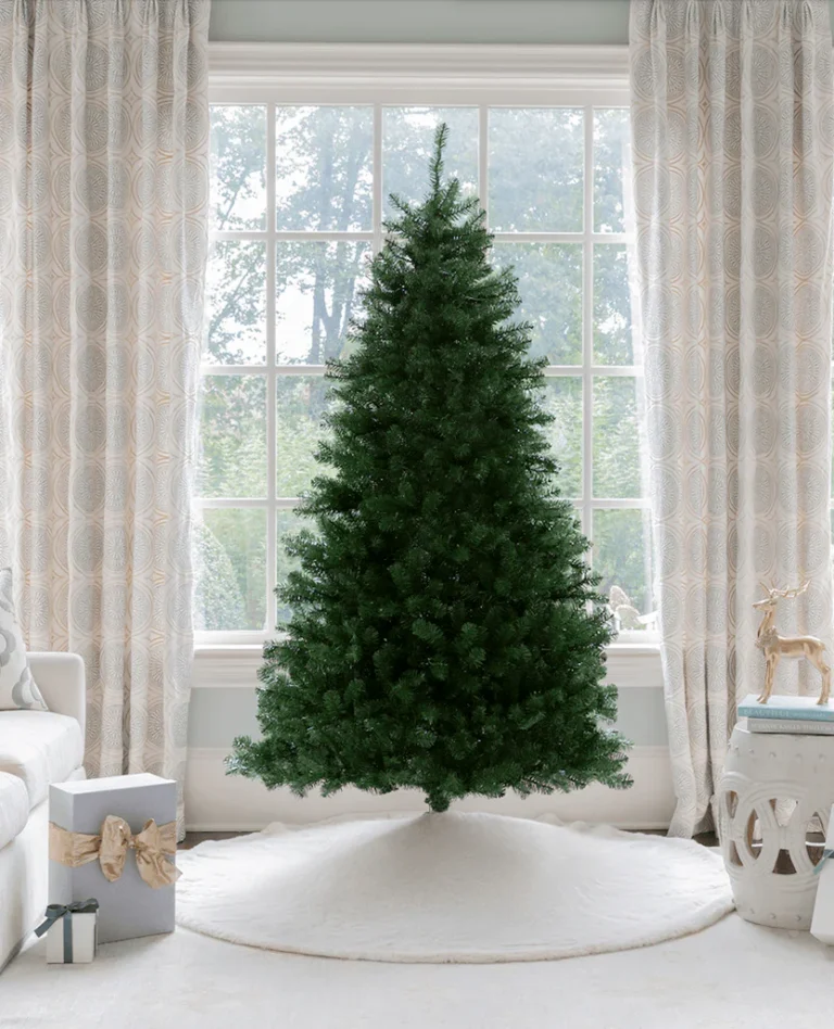 Hancock Spruce artificial Christmas Tree