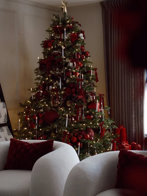 Rushmore_decorated Stlyed and decorated Rushmore fir artificial Christmas tree