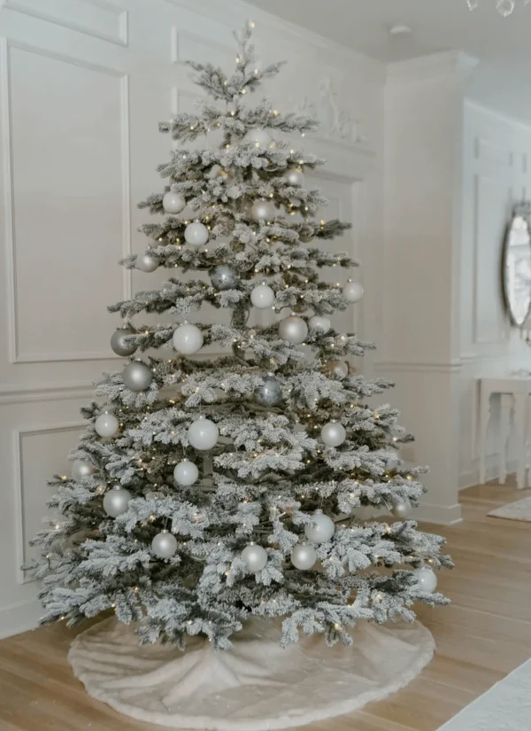 decorated Rushmore Artificial Christmas tree