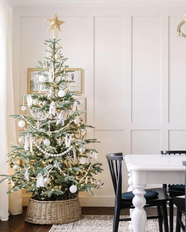 decorated 7 feet king noble tree