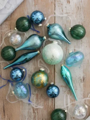 view of Snow Flake glass ornaments set(blue)