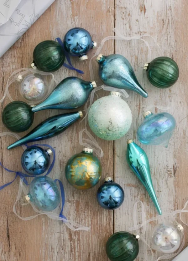 view of Snow Flake glass ornaments set(blue)
